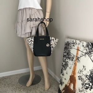 🌼Michael Kors Purse